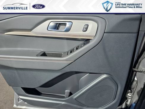 New 2026 Ford Explorer Active RWD image 29
