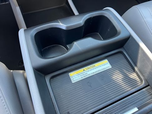 Used 2018 Honda Odyssey Elite image 53