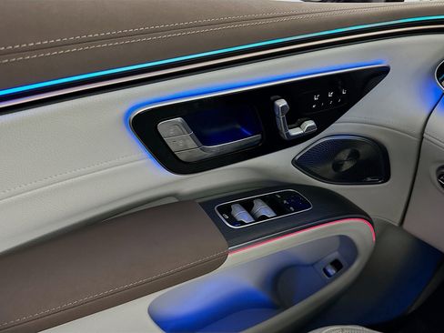 Used 2023 Mercedes-Benz EQS 580 4MATIC SUV image 14