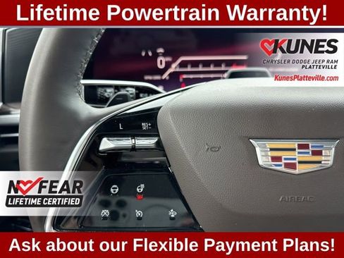 Used 2025 Cadillac Escalade Premium Luxury AWD/4WD image 25