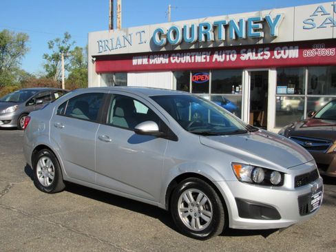 Used 2012 Chevrolet Sonic LS image 2