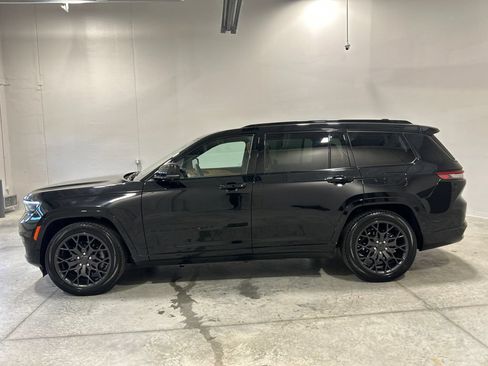 Used 2023 Jeep Grand Cherokee L Summit AWD/4WD image 9