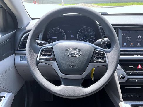 Used 2018 Hyundai Elantra SEL FWD image 11