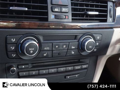 Used 2012 BMW 328i Convertible image 9