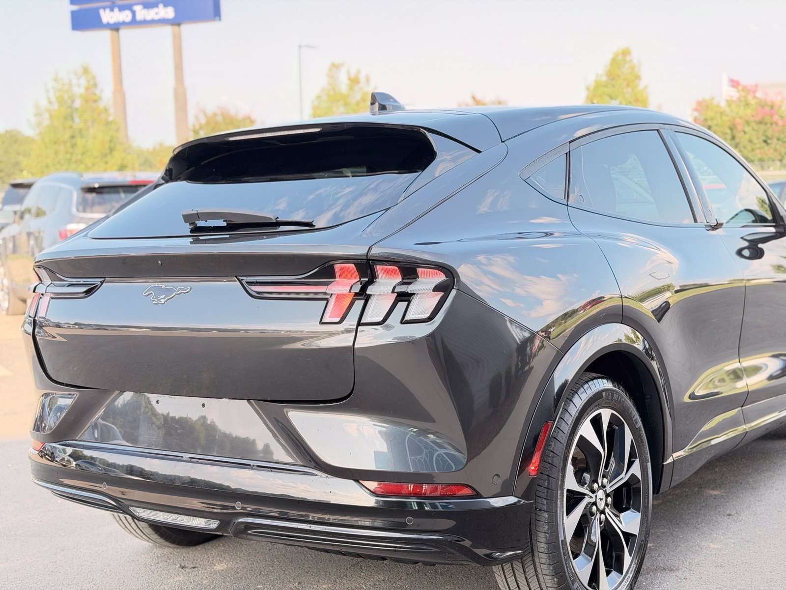 Used 2021 Ford Mustang Mach-E Premium AWD/4WD image 5