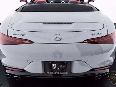 Used 2025 Mercedes-Benz SL 43 AMG w/ Driver Assistance Package image 35