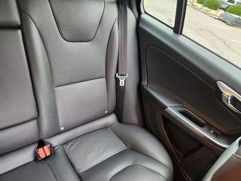 Used 2018 Volvo V60 T5 Cross Country w/ Convenience Package AWD/4WD image 15