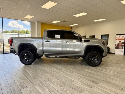 Used 2023 GMC Sierra 1500 Elevation AWD/4WD image 5