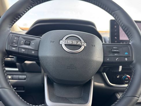 Used 2026 Nissan Rogue SL FWD image 25
