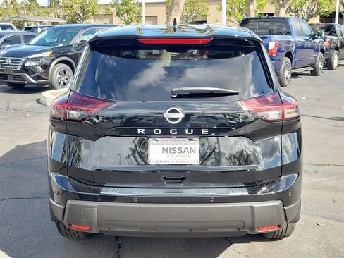 New 2026 Nissan Rogue SV FWD image 3