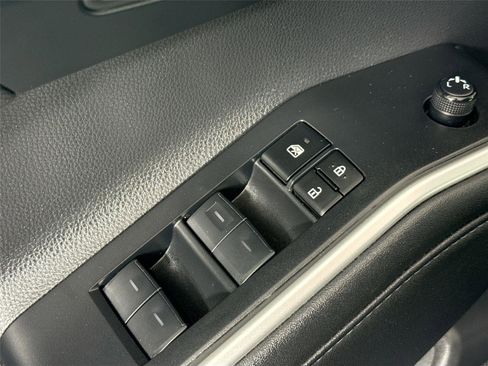 Certified 2023 Toyota Highlander L FWD image 25