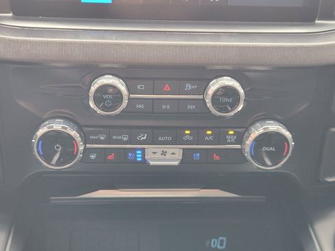Certified 2026 Ford F250 Platinum AWD/4WD image 18