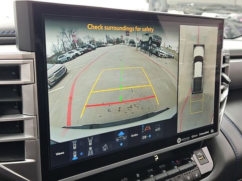 Used 2022 Toyota Tundra Platinum image 25