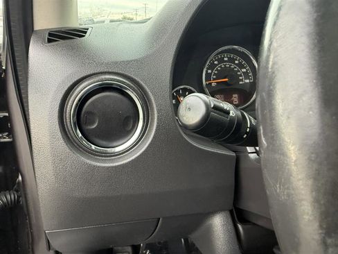 Used 2015 Jeep Compass High Altitude image 33