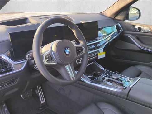 New 2026 BMW X7 xDrive40i w/ M Sport Package AWD/4WD image 4