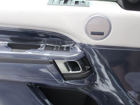 New 2025 Land Rover Discovery S image 16