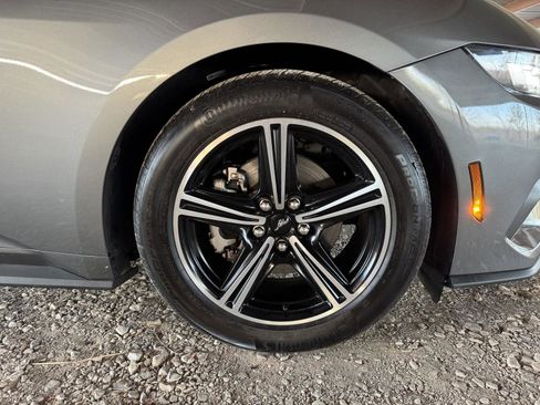 Used 2025 Ford Mustang Premium image 39