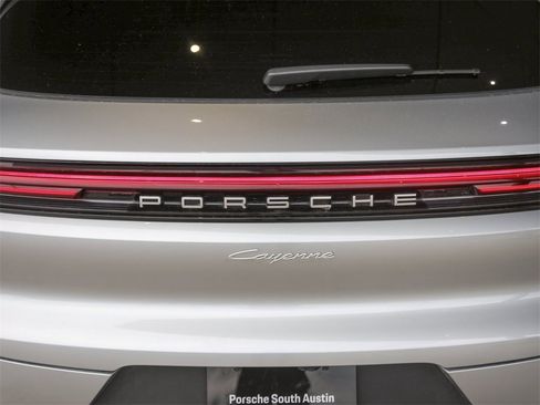 Certified 2025 Porsche Cayenne image 15