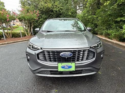 Certified 2024 Ford Escape Platinum AWD/4WD image 2