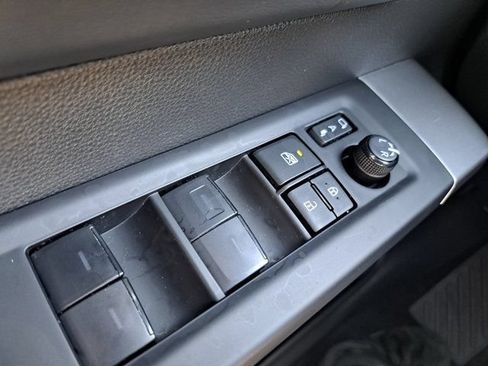Used 2024 Toyota Tundra Platinum AWD/4WD image 28