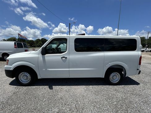 Used 2018 Nissan NV 3500 S RWD image 9