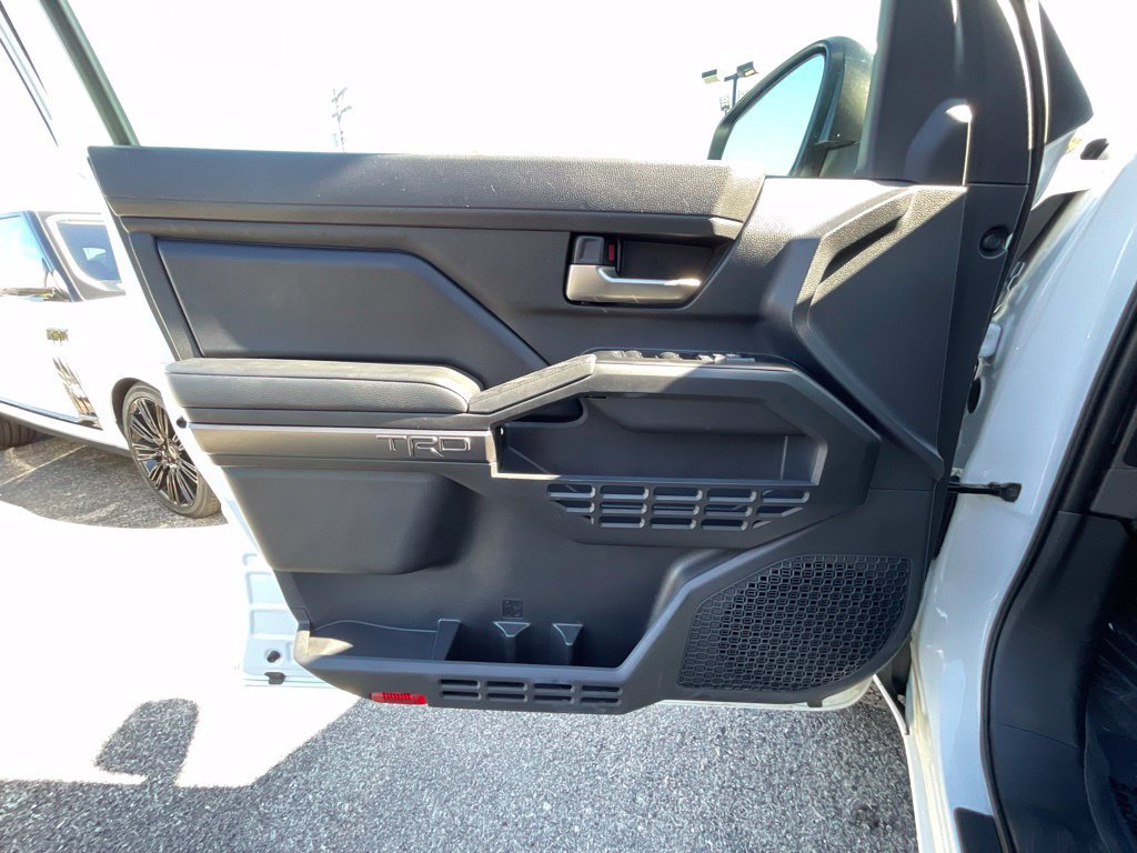 Used 2026 Toyota Tacoma TRD Off-Road AWD/4WD image 8