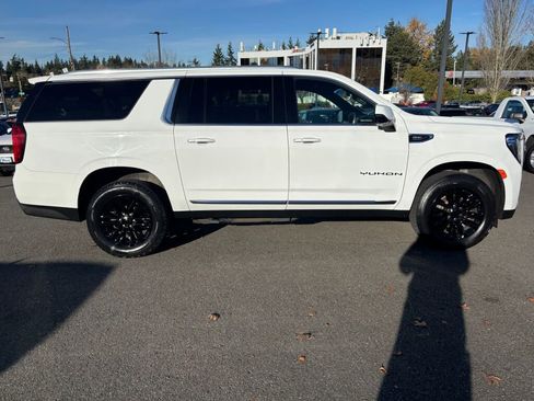 Certified 2022 GMC Yukon XL SLT w/ SLT Luxury Package image 4