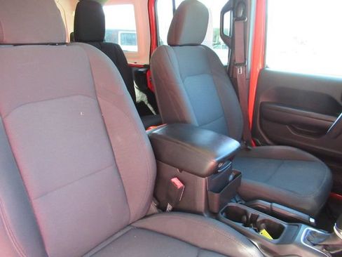 Used 2018 Jeep Wrangler Unlimited Sport S AWD/4WD image 9