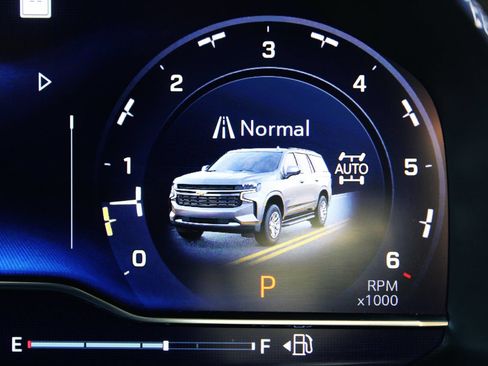 Used 2022 Chevrolet Tahoe Z71 w/ Z71 Off-Road Package AWD/4WD image 28