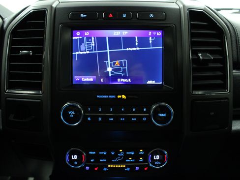 Used 2020 Ford Expedition XLT w/ Equipment Group 202A RWD image 23