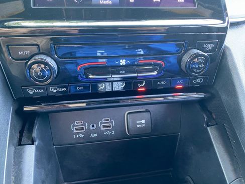 Used 2024 Jeep Grand Cherokee Laredo X w/ Trailer Tow Package image 63