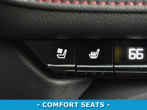 Used 2021 Chevrolet Blazer RS w/ Enhanced Convenience Package image 17