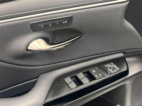 Certified 2025 Lexus ES 350 w/ Premium Package image 10