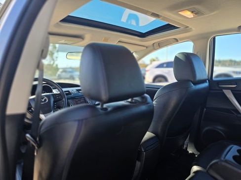 Used 2013 MAZDA MAZDA3 i Grand Touring w/ Tech Pkg image 13