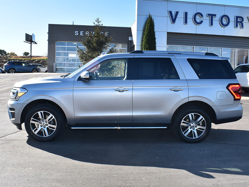 Used 2023 Ford Expedition Limited AWD/4WD image 2