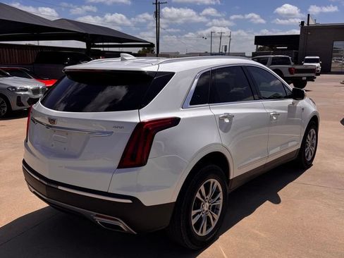 Used 2021 Cadillac XT5 Premium Luxury w/ LPO, Floor Liner Package FWD image 8