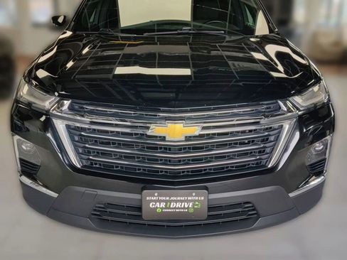 Used 2023 Chevrolet Traverse LT w/ LPO, Floor Liner Package image 1