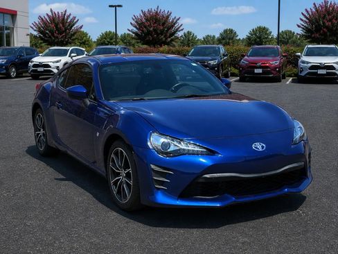 Used 2019 Toyota 86 RWD image 7