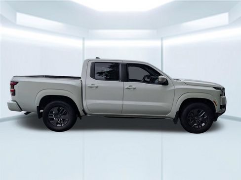 Used 2025 Nissan Frontier SV w/ SV Convenience Package RWD image 7