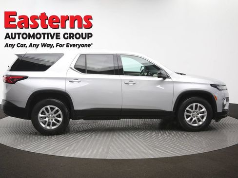 Used 2022 Chevrolet Traverse LS AWD/4WD image 43
