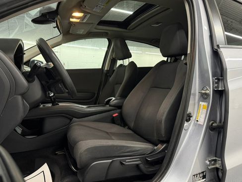 Used 2019 Honda HR-V EX image 17