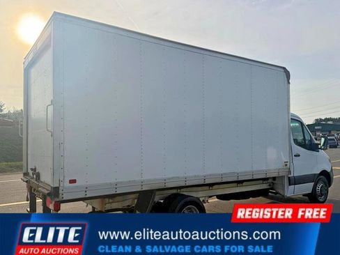 Used 2021 Mercedes-Benz Sprinter 4500 image 5
