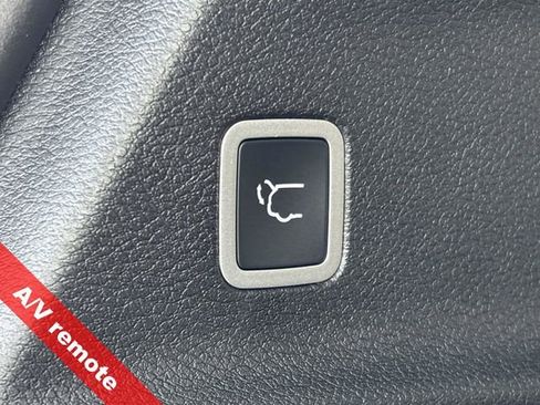 New 2026 Chrysler Pacifica Pinnacle w/ Trailer Tow Group image 45