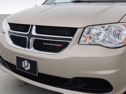 Used 2014 Dodge Grand Caravan SE FWD image 16
