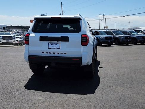 Used 2025 Toyota 4Runner TRD Off-Road Premium AWD/4WD image 3