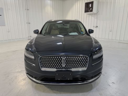 Used 2022 Lincoln Nautilus Reserve w/ Equipment Group 201A image 8