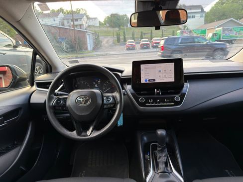 Used 2023 Toyota Corolla LE FWD image 18