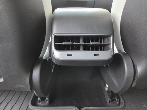 Used 2018 Tesla Model 3 Long Range image 36