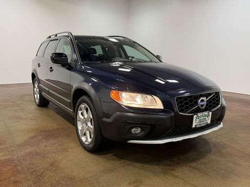 Used 2016 Volvo XC70 T5 Premier w/ Proximity Package image 30