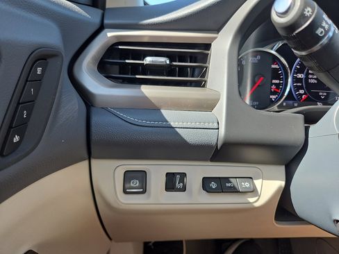 Used 2020 GMC Acadia Denali w/ Denali Ultimate Package image 17